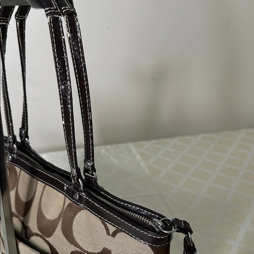 ✨Rehab Coach Tan and Brown Signature Tote - Picture 4 of 9